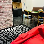 Apartamento Capsule Street Art - Sauna- Jacuzzi - Playstation 5 - Billard - Netflix - Cinéma - Terrasse